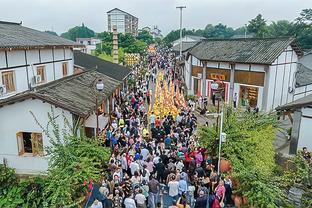 小雷谈罗梅罗踩踏：他不会学到什么，有些球员是无法驯服的